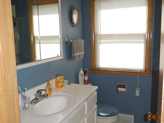 5th image of 1306 S 32nd St