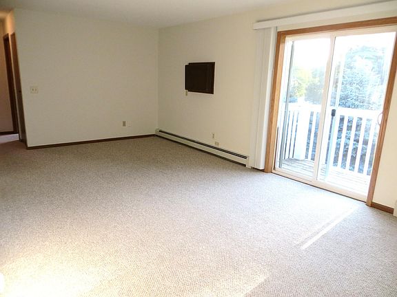 4th image of 22872 Poppy St NW