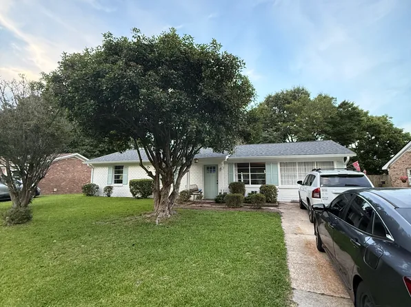 211 Gardenia St, Summerville, SC 29483
