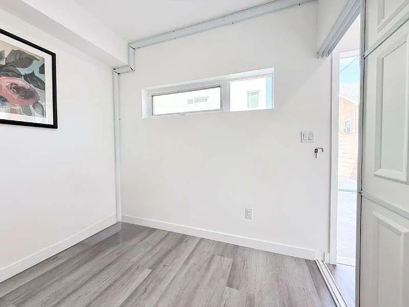 1258 Leighton Ave — Photo 3