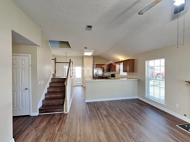 2227 Joann Dr — Photo 9
