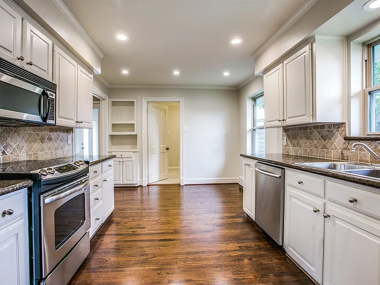 6908 Lavendale Ave — Photo 10