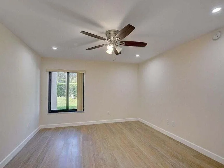 400 Club Cir — Photo 31