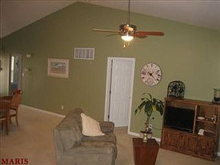 5th image of 10215 Greenwich Pl