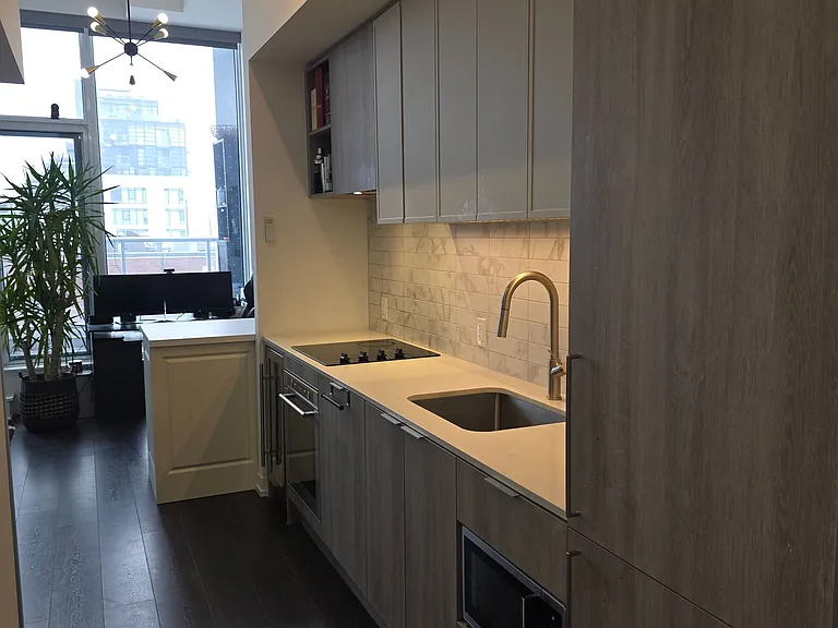 2020 Bathurst St #210 — Photo 14