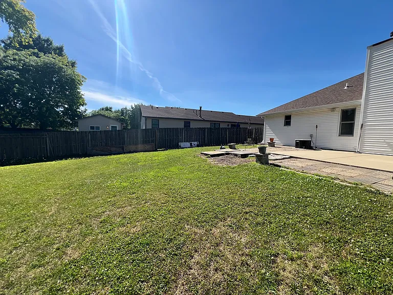 1004 Monarch Dr — Photo 42