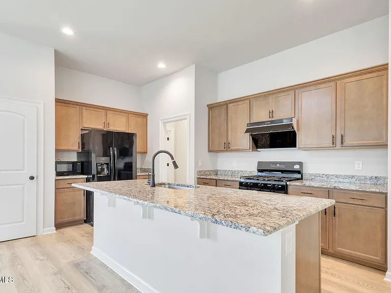 221 Wakely Ct — Photo 5