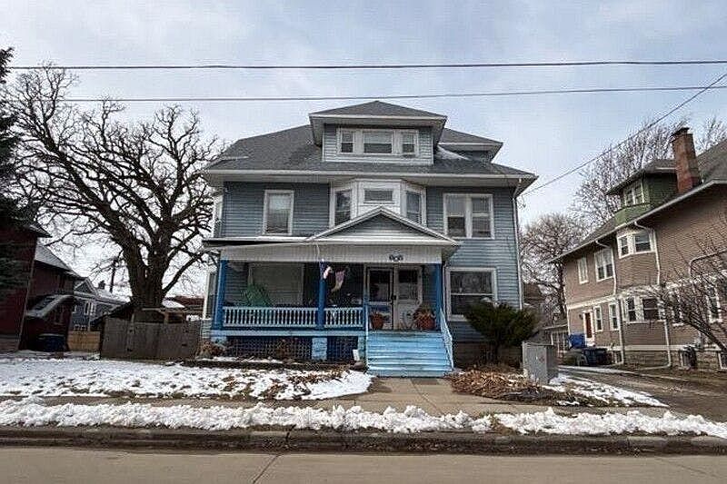 1st image of 605 Franklin St