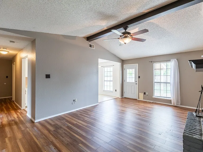 3902 Karen Dr — Photo 5
