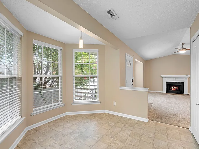 3056 Casa Dr — Photo 8