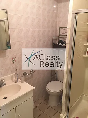Rented by A Class Realty Long Island City LLC | media 10