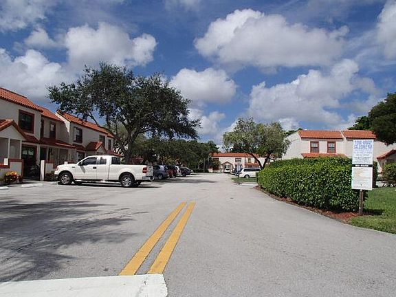 4th image of 9415 NW 42nd St