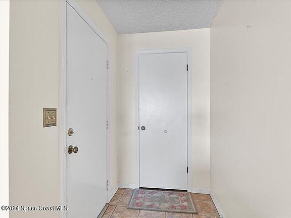 3rd image of 106 Christine Cir