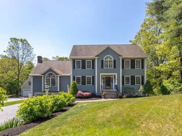 108 Franklin St, Reading, MA 01867