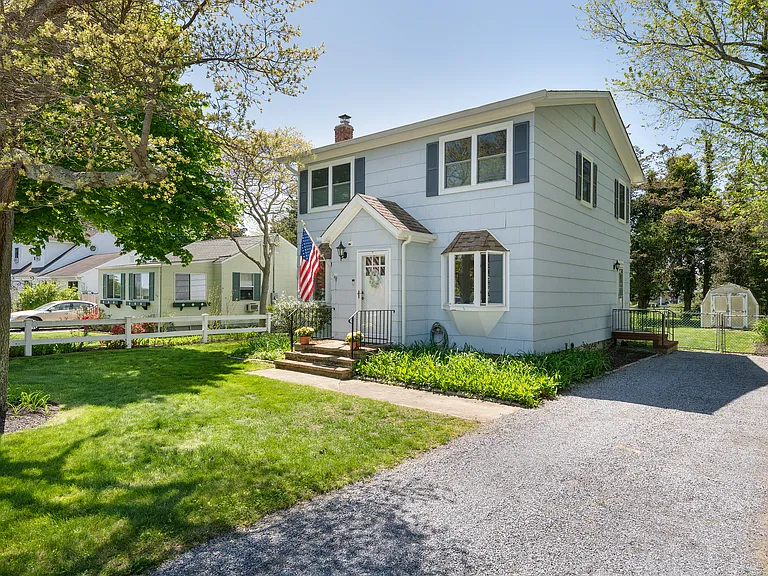 22 W End Ave — Photo 2