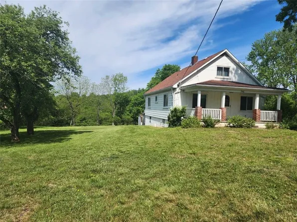 246 Center Dr, Chicora, PA 16025