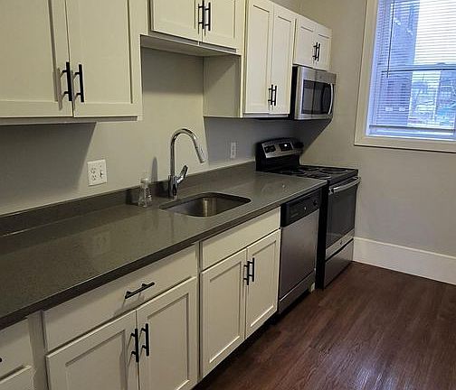 4th image of 675 W Willis St #9