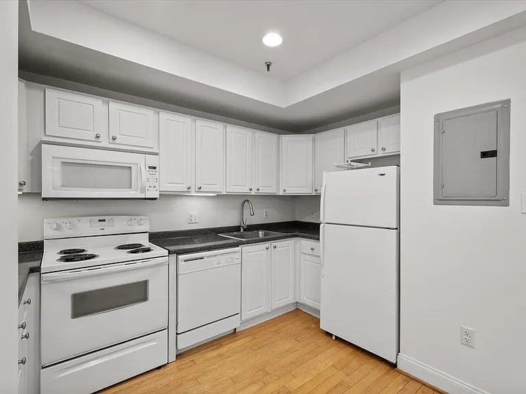 512 Shady Ave #10 — Photo 8