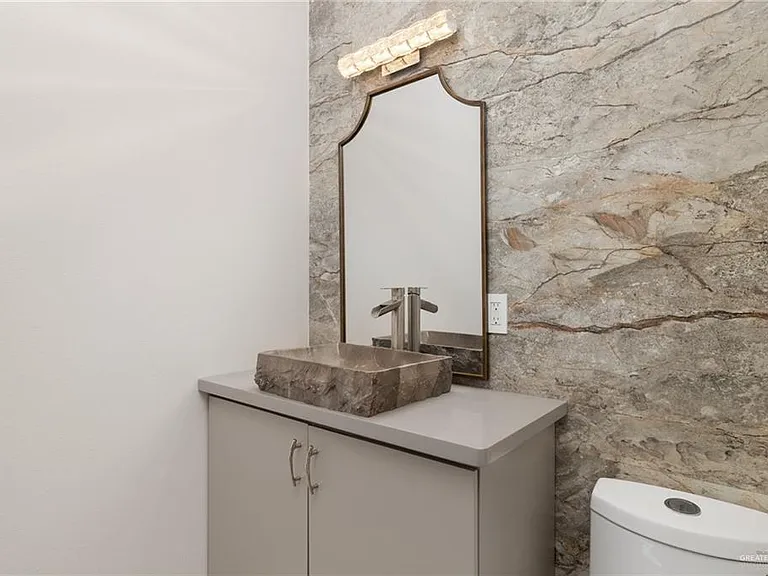 2041 Lake View Dr #5 — Photo 11