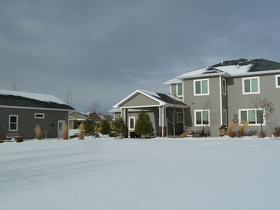 3rd image of 5302 Blue Heron Dr