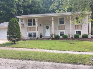 1225 Green Knoll Dr, Fenton, MO