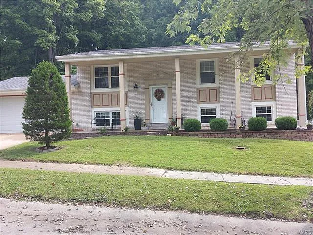 1225 Green Knoll Dr photo 1