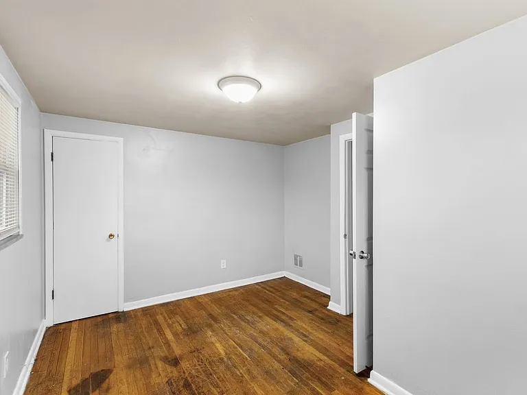 384-386 S Napoleon Ave #386-S — Photo 6