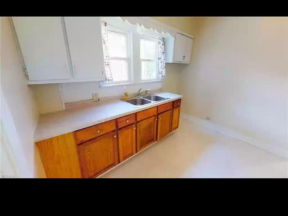 2nd image of 1152 Tulip St