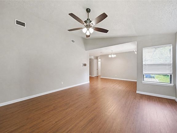 4th image of 1107 Winecup Cir