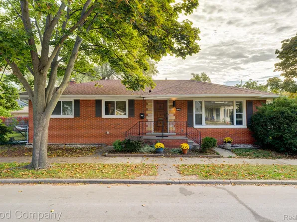 204 Edgewood Pl, Ferndale, MI 48220