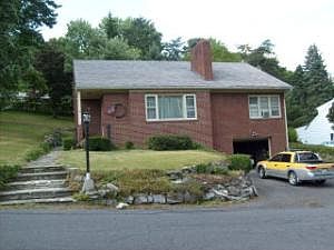 1st image of 2 Sylvania St