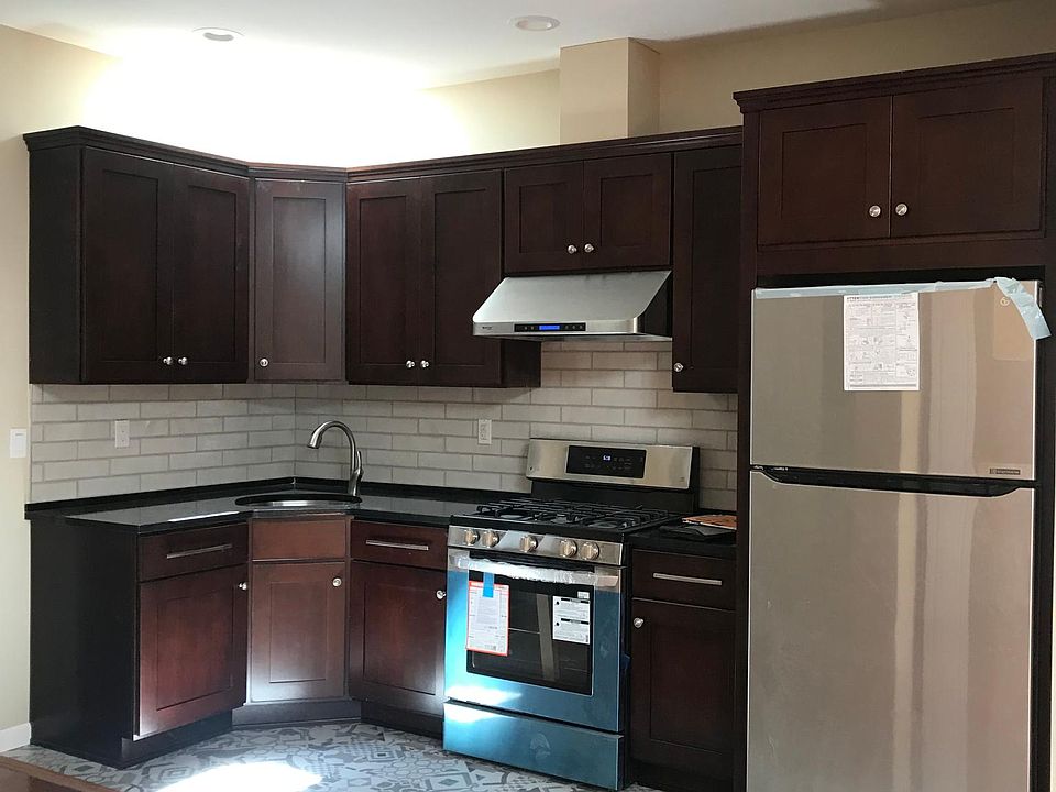 1st image of 125 Bay 14th St Fl 2nd
