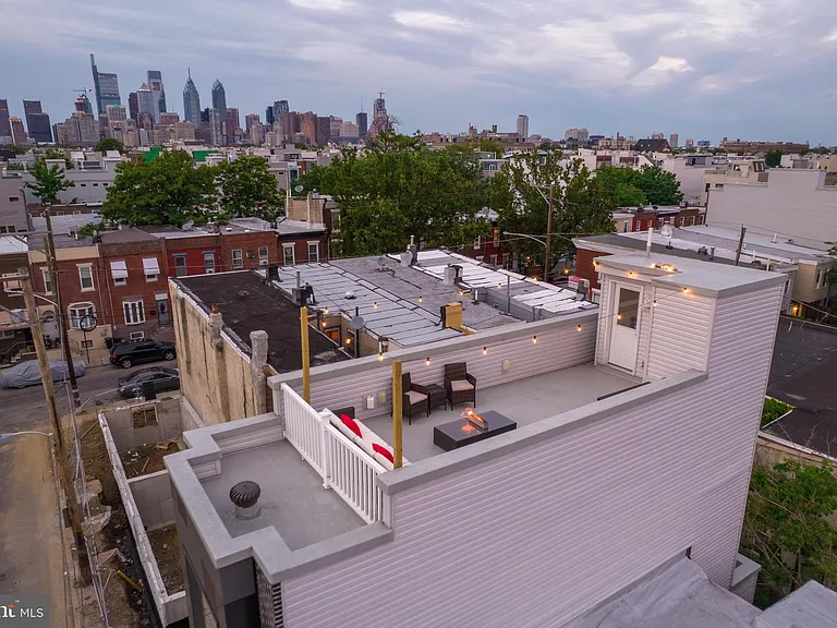 1513 S Lambert St — Photo 2