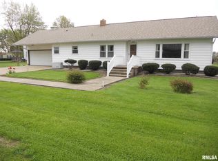 835 Main St, Fairview, IL 61432