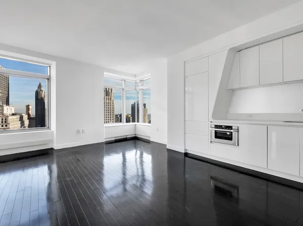 123 Washington Street 52F image 2 of 14