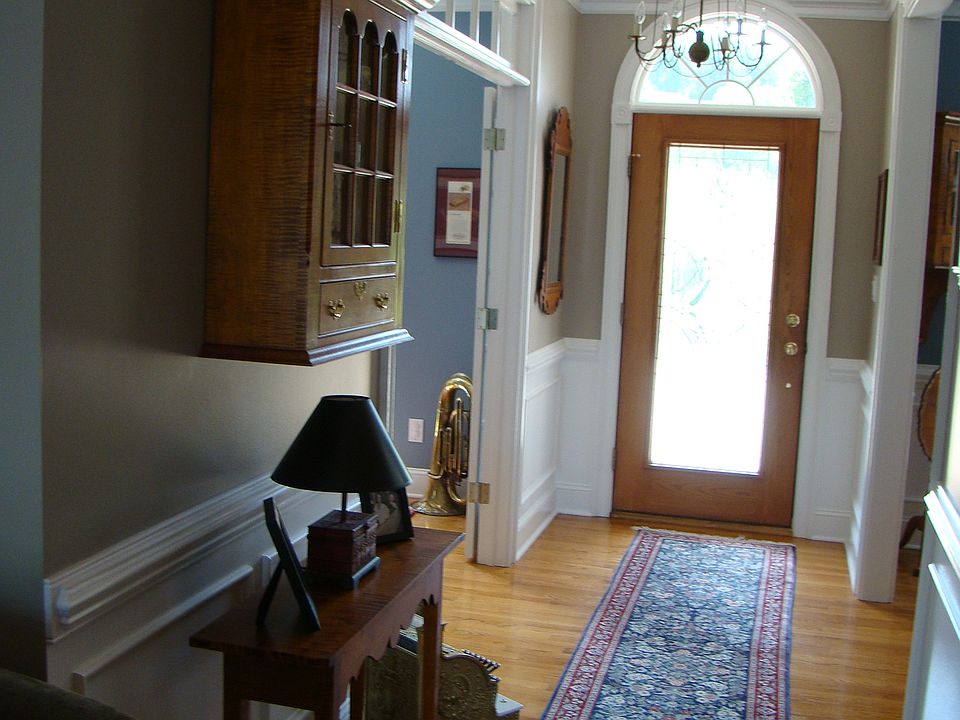 1st image of 109 River Bend Dr