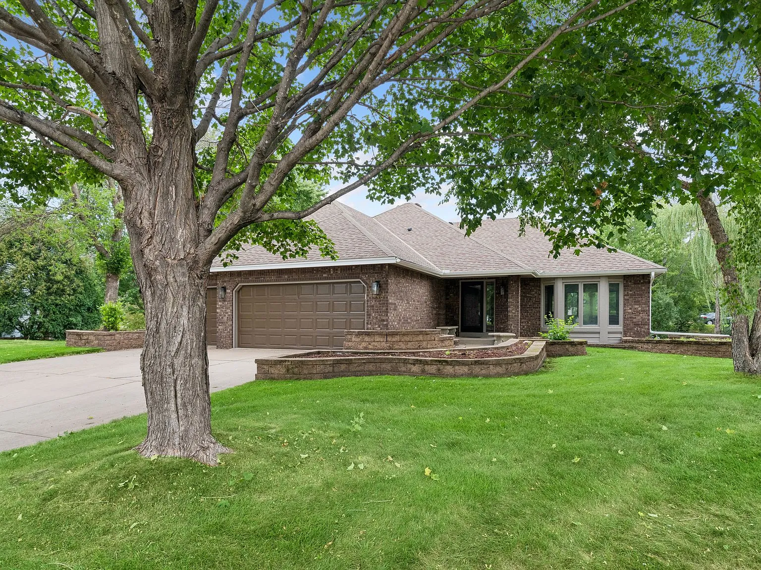 3640 Dunbar Knl N — Photo 2