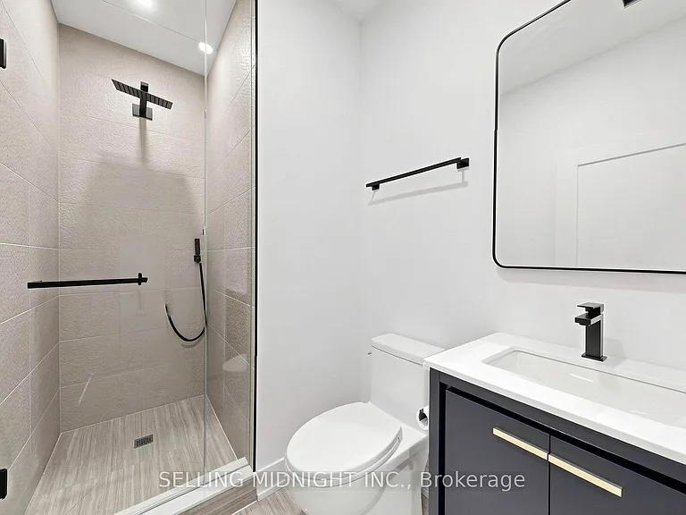 42 Guthrie Ave — Photo 45