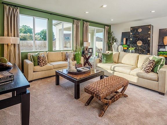 3rd image of 2040 N. Hall Ct.