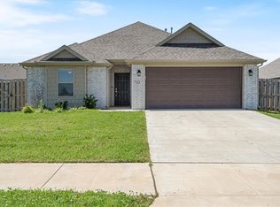 705 Quartzite Ave, Lowell, AR 72745
