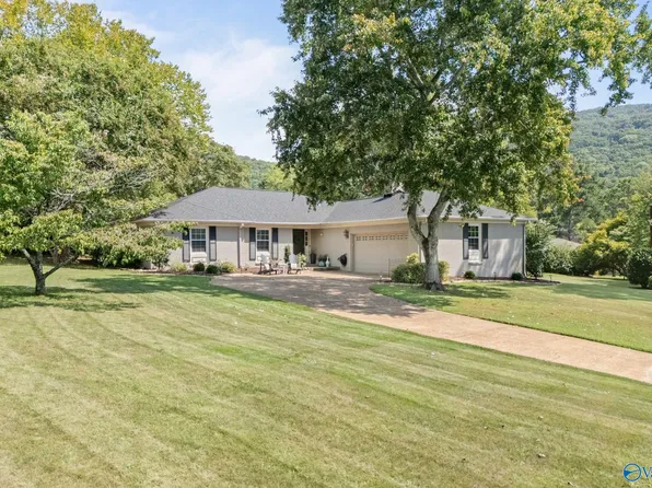 7702 Shadow Bend Dr SE, Huntsville, AL 35802