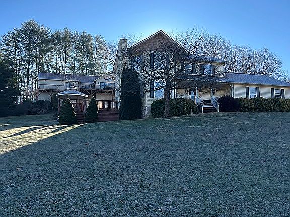 4th image of 54 Knollview Dr