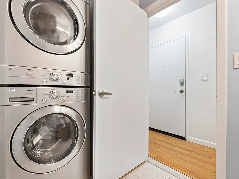 242 Barrow St #2A — Photo 16
