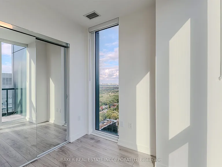 223 Redpath Ave #3902 — Photo 8