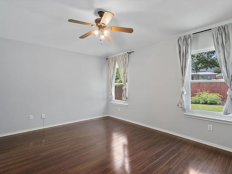 2304 Jesse Owens Dr — Photo 13