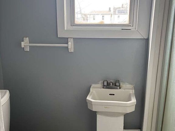 5th image of 19 Belmont Ave #1B