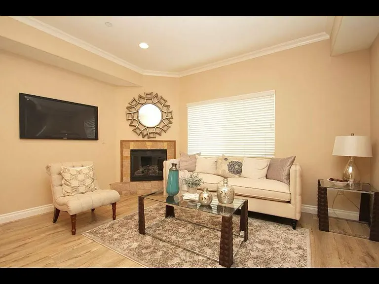 2307 Mira Vista Ave #108 — Photo 4