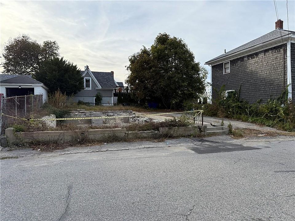 2nd image of 33 Epworth Ave