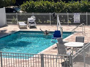 1901 Hyde Park St APT B, Sarasota, FL 34239