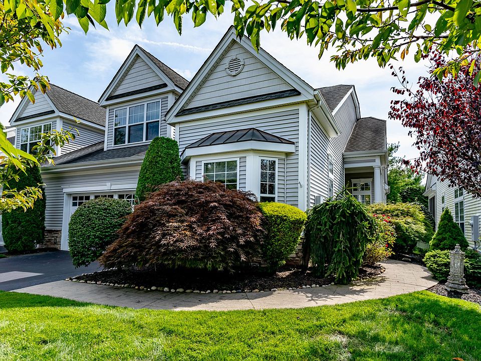 1st image of 148 Crescendo Ct